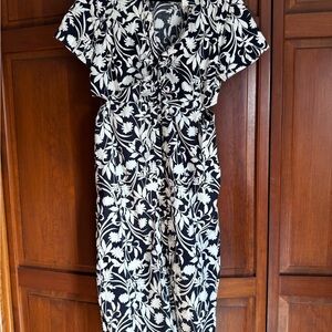 Old Navy Navy and White Floral Midi Dress with V-Neck